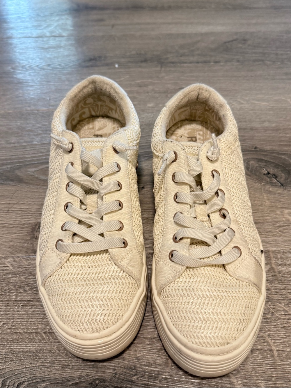 Roxy Women's Beige Woven Sneakers